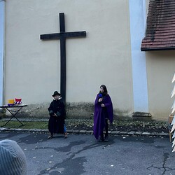 Am Hl. Abend wurde das Krippenspiel am Platz hinter der Pfarrkirche nochmals aufgeführt.